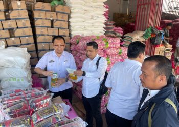 Temuan Mengejutkan di Pasar Pringsewu: Minyak Goreng Kurang Takaran, Tim Gabungan Turun Tangan