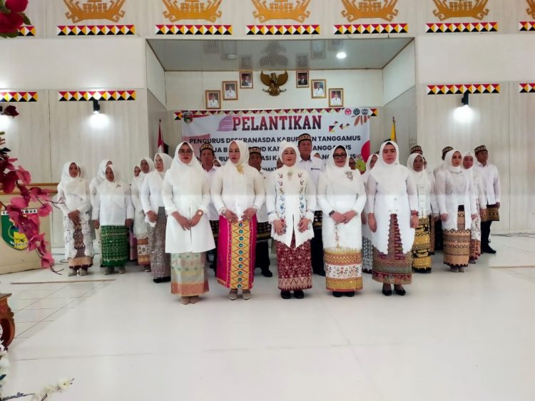 Bupati Tanggamus Lantik Pengurus Dekranasda, Bunda PAUD, dan Bunda Literasi: Niatkan untuk Ibadah dan Kemajuan Daerah