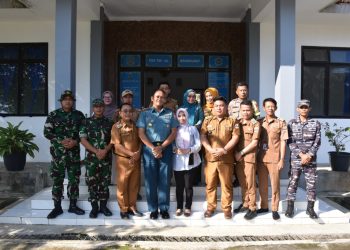Danlanal Lampung Perkuat Koordinasi dengan Pemkab Pesisir Barat dalam Kunjungan ke Posal Bengkunat