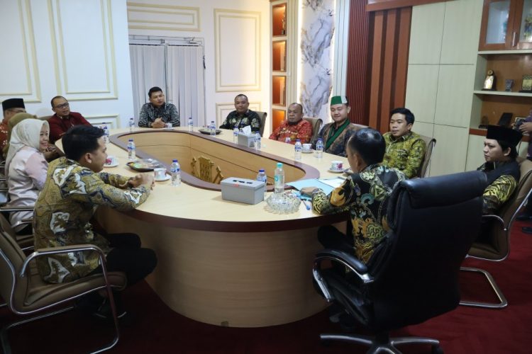 Wabup Romli Terima Audiensi Panitia Pembangunan Sekretariat HMI Kotabumi: Persiapkan Peresmian yang Melibatkan Tokoh Nasional