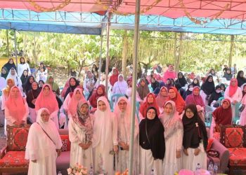 Hj. Nanda Indira Dendi Apresiasi Pengajian Majelis Al-Anwar di Desa Dantar Pesawaran