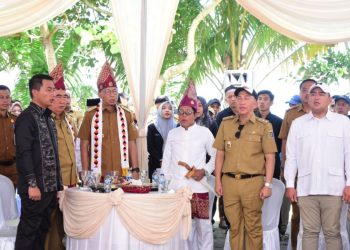 Gubernur Lampung Resmikan Groundbreaking Perbaikan Jalan dan Tandatangani MoU Inovasi “Aku Lulus” di Tanggamus