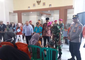 Brigif 4 Marinir/BS Salurkan Makanan Bergizi untuk Dukung Kesehatan Warga Pesawaran
