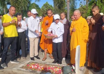 Umat Buddha Lampung Sambut Waisak dengan Karya Bakti dan Kepedulian Lingkungan