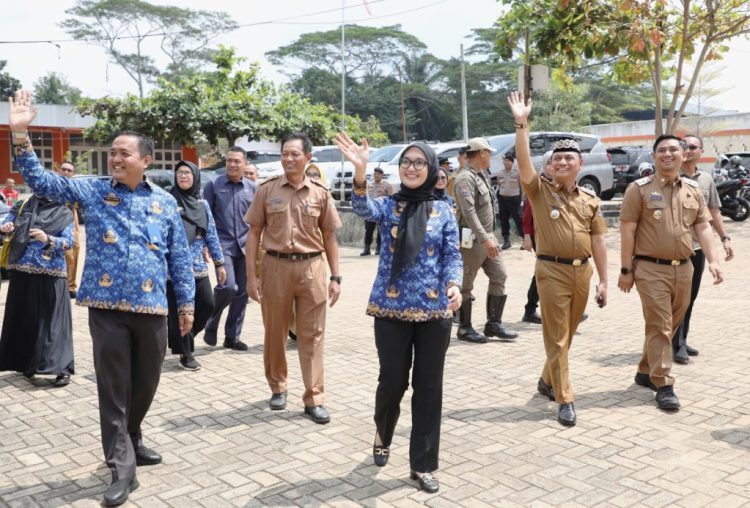 Wakil Gubernur Lampung Jihan Nurlela Tinjau Langsung Pelaksanaan Pemutihan Pajak Kendaraan Bermotor di Samsat Metro dan Lampung Timur