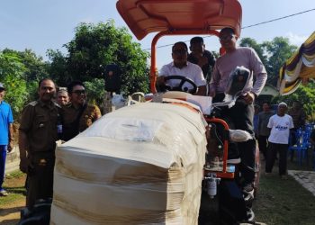 Aprozi Alam Serap Aspirasi dan Bawa Bantuan 15.000 KIP untuk Siswa MIN hingga MAN di Lampung Utara