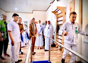 Capping Day STIKES Baitul Hikmah: Janji Suci Calon Perawat dan Peresmian Klinik Fisioterapi