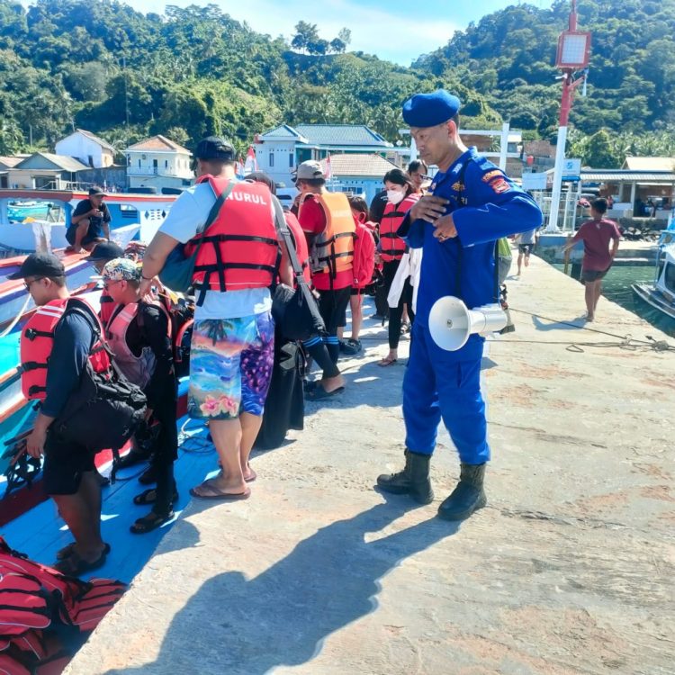 Sat Polairud Pesawaran Sisir Dermaga Ketapang, Tegaskan Edukasi Keselamatan dan Lindungi Laut dari Praktik Ilegal