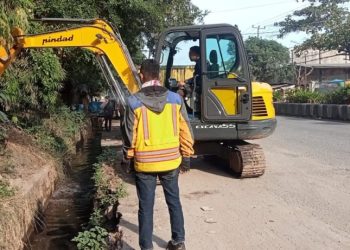 Respons Cepat Pasca Banjir, BPJN Lampung Gencar Bersihkan Drainase Jalan Yos Sudarso
