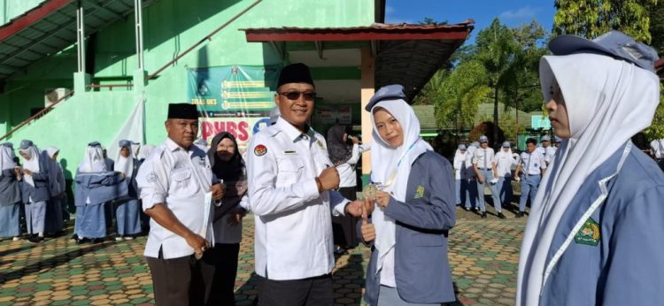 Dua Siswa MAN 1 Tanggamus Harumkan Daerah di Ajang KOSSMI 2025 Tingkat Nasional