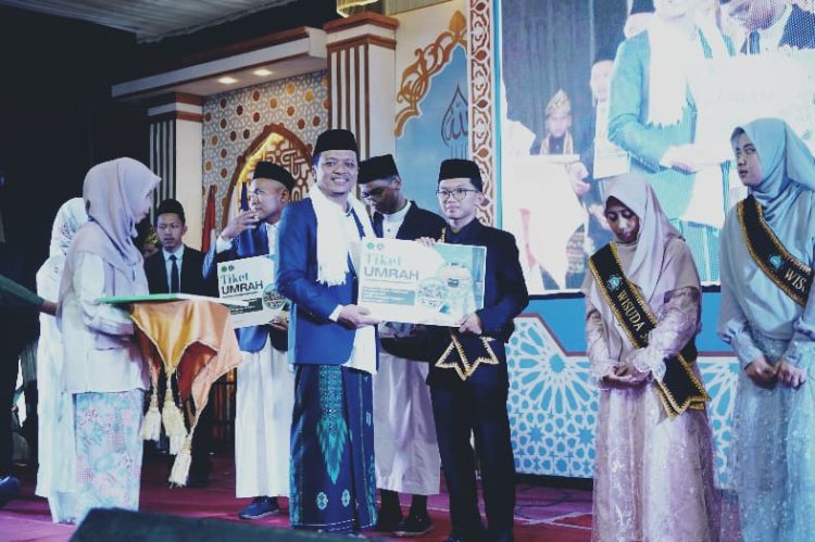 Bupati Pringsewu Hadiri Haflah Takhrij IMBOS, Tegaskan Komitmen Dukung Pesantren Terpandu