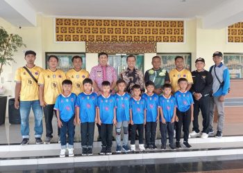Bupati Pringsewu Lepas SSB BMP ke Kejurnas Sepak Bola U-10: Semangat Juang Anak Lampung Dikirim ke Bogor