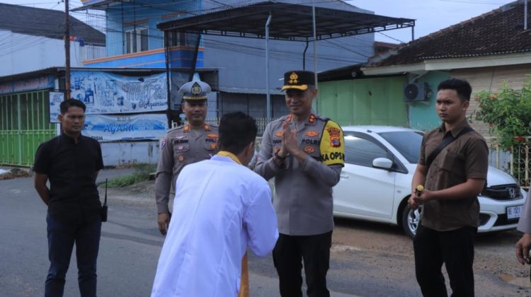 Kapolres Metro Tinjau Langsung Pengamanan Perayaan Waisak di Vihara Budha Darma Diva