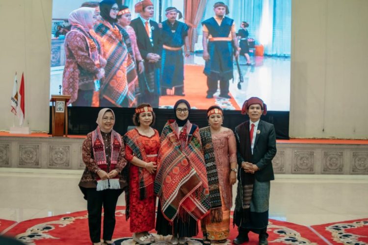 Wagub Jihan Nurlela Hadiri Pelantikan Pengurus Kerukunan Masyarakat Batak Lampung Periode 2025–2030