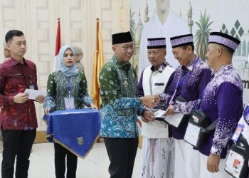 Setiap Jamaah Haji Lampung Terima Uang Saku Rp1 Juta dari Gubernur Mirza, Bukti Kepedulian Pemprov