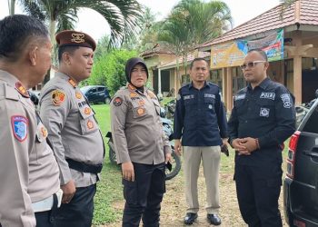 Bid Humas Polda Lampung Lakukan Asistensi dan Monitoring Ketat Pendistribusian Logistik PSU di Pesawaran