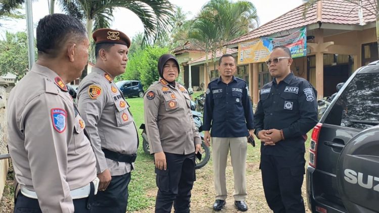 Bid Humas Polda Lampung Lakukan Asistensi dan Monitoring Ketat Pendistribusian Logistik PSU di Pesawaran