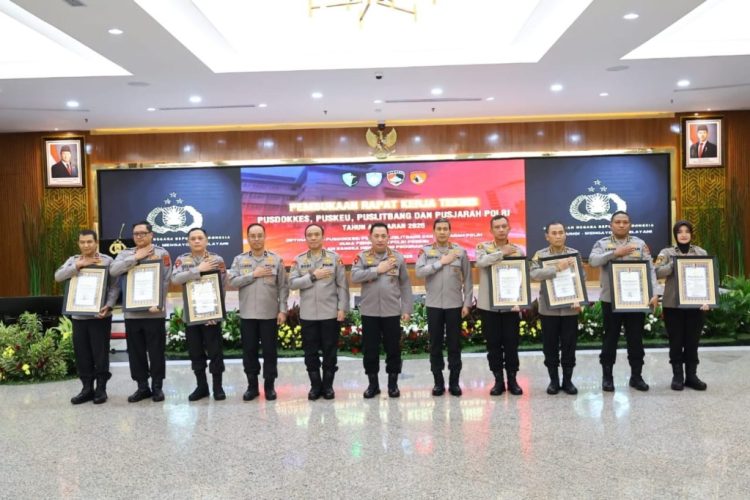 Kapolri Resmi Buka Rakernis Gabungan 4 Satker dan Beri Penghargaan ke 13 Satker Peraih IKPA 100%