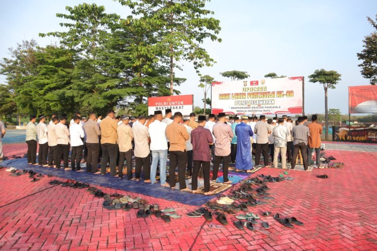 Polres Pesawaran Gelar Sholat Iduladha Bersama Warga: Merajut Kebersamaan dalam Nuansa Iman