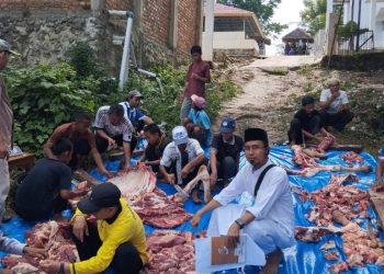 Tebar Keberkahan Iduladha, Ponpes Menara Sembilan Bagikan Daging Kurban kepada Ratusan Warga