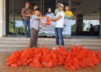 IJP Lampung Salurkan 150 Paket Qurban dari Gubernur untuk Jurnalis dan Warga Sekitar