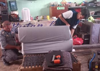 Dari Balik Jeruji, Tumbuh Asa: Kisah Inspiratif Warga Binaan Rutan Ambon Jadi Petani Kangkung & Pengrajin Sofa Andal!