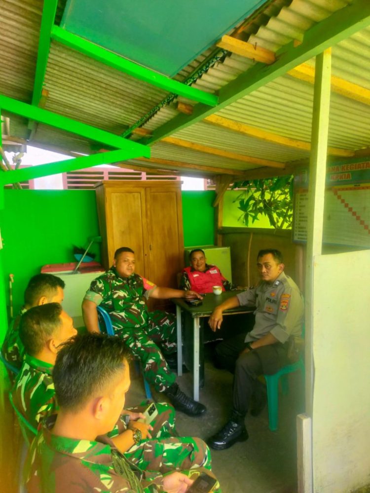 Polsek Gedong Tataan Kawal dan Donor Darah Bersama Warga Negeri Katon