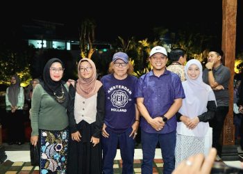 Duel Puisi Kebangsaan: Bupati Pringsewu dan Paus Sastra Lampung Satu Panggung