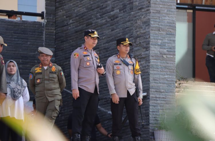 Tertib Tanpa Ricuh: 310 Personel Amankan Aksi Damai Warga Pesawaran