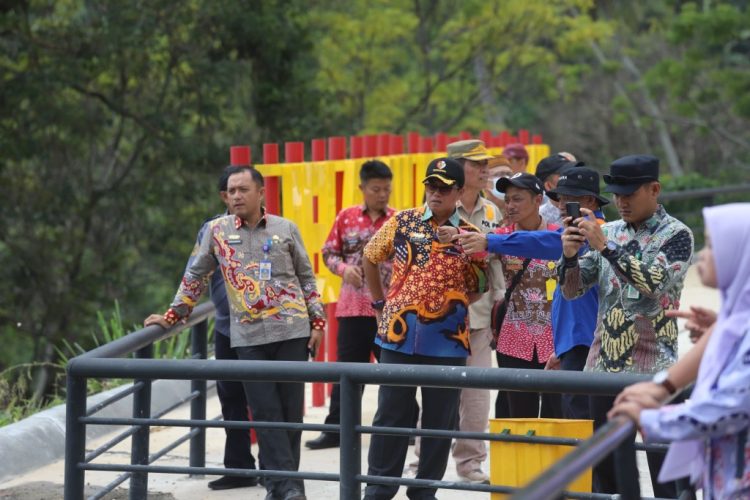 Sekda Lampung Barat Tinjau Kesiapan Peresmian Pasar Tematik Wisata Jelajah Danau Ranau: Destinasi Baru Kebanggaan Sumatera