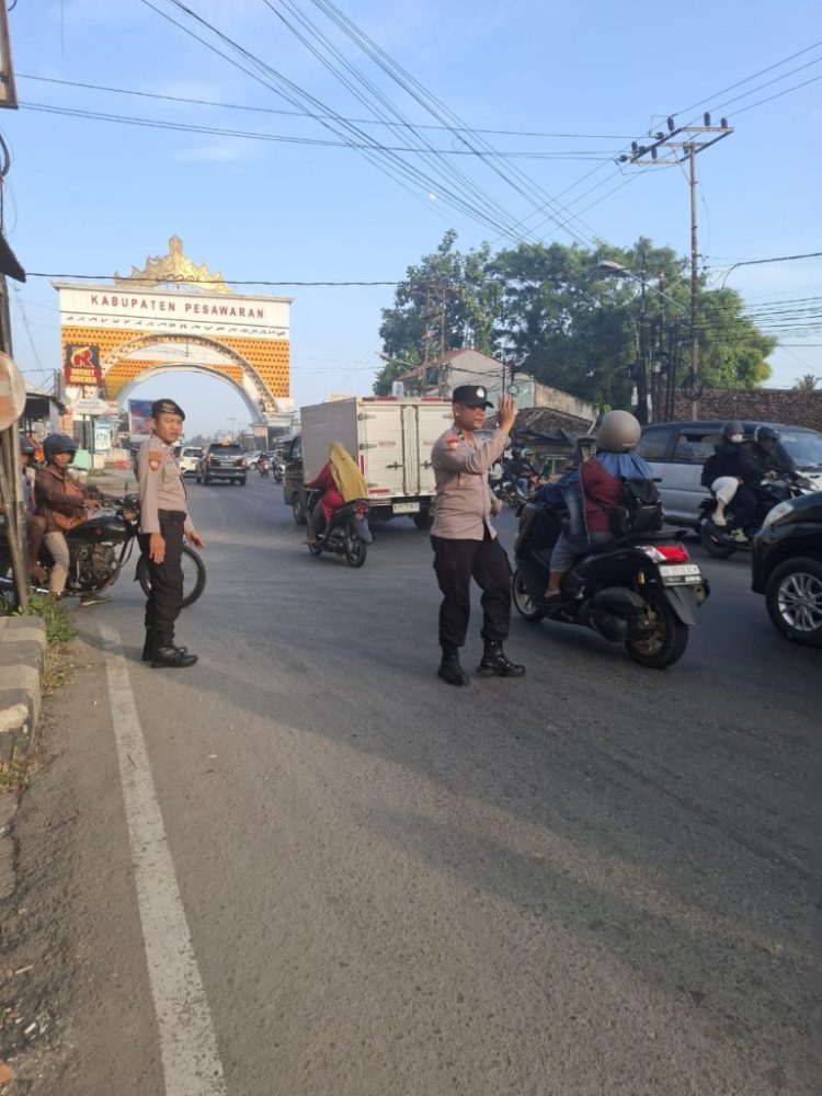 Polsek Gedong Tataan Amankan Lalu Lintas Pagi, Wujud Polri Presisi di Jalinbar Pesawaran