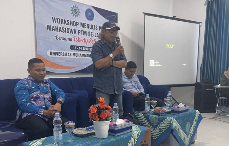 Workshop Menulis Puisi PW Muhammadiyah Dimulai di UMPRI, Isbedy Stiawan ZS Bagi Ilmu dan Inspirasi
