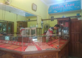 Harga Emas Turun Rp20 Ribu, Pasar Masih Sepi di Bambu Kuning