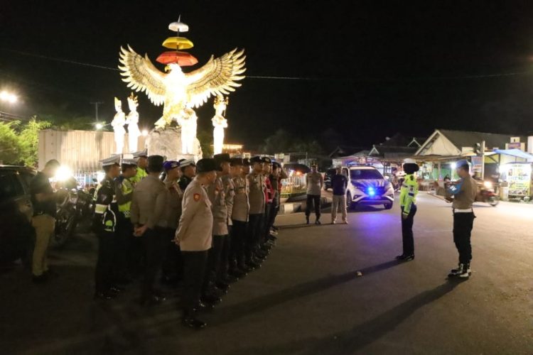 Malam Akhir Pekan Aman dan Lancar: KRYD Polres Pesawaran Kawal Arus Lalu Lintas di Gedong Tataan