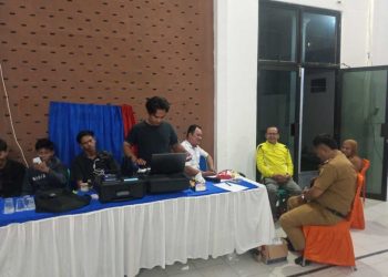 Disdukcapil Genjot Perekaman E-KTP di Desa Hanura, Dorong Akses Identitas Resmi untuk Warga Teluk Pandan