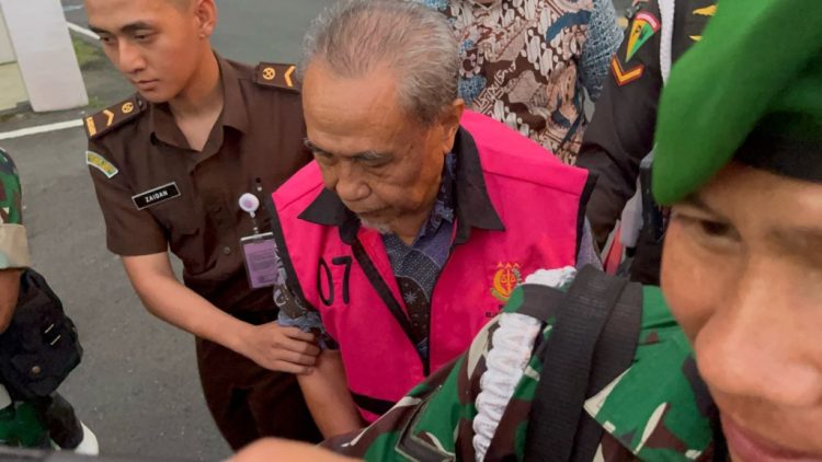 Skandal Sertifikat Tanah: Mantan Kepala BPN Lampung Selatan dan PPAT Resmi Ditahan Kejati