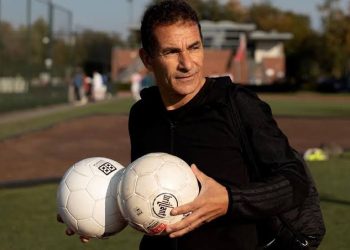 Vanenburg Siapkan Dua Jurus Garuda Muda: 4-3-3 Belanda atau 4-4-2 Sayap Sakti?