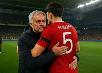 Harry Maguire ke Fenerbahce? Mourinho Siapkan Benteng Baru Demi Taklukkan Eropa