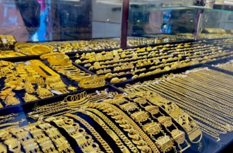 Pasar Emas Bergolak, Senin 23 Juni 2025: Selisih Harga Tembus Rp60 Ribu per Gram