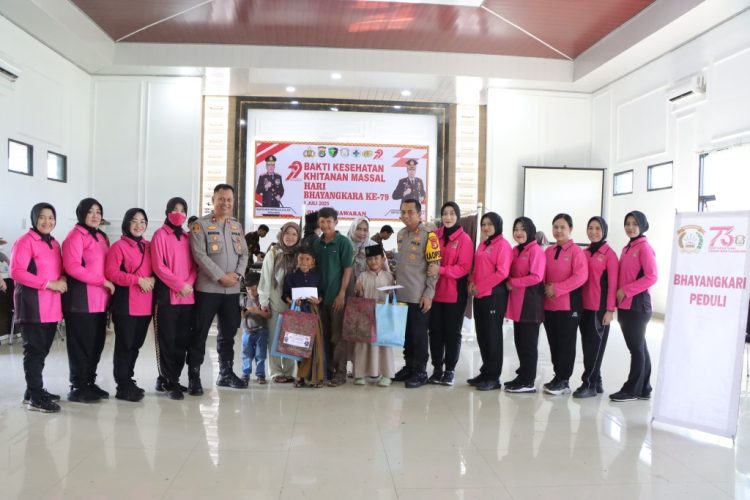 Polres Pesawaran Gelar Khitanan Massal Gratis, Wujud Nyata Peduli Kesehatan di Hari Bhayangkara ke-79