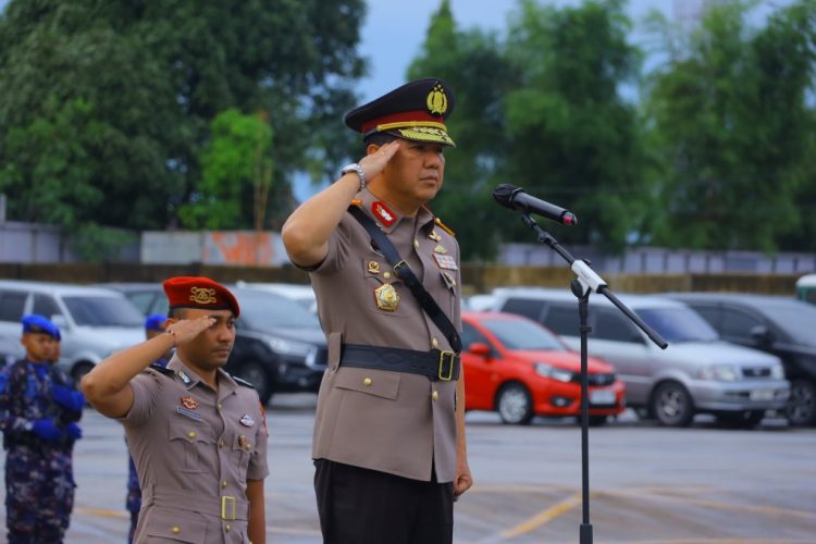 Sat Polairud Polres Pesawaran Tabur Bunga di Laut: Hormat Terakhir untuk Pahlawan Bhayangkara