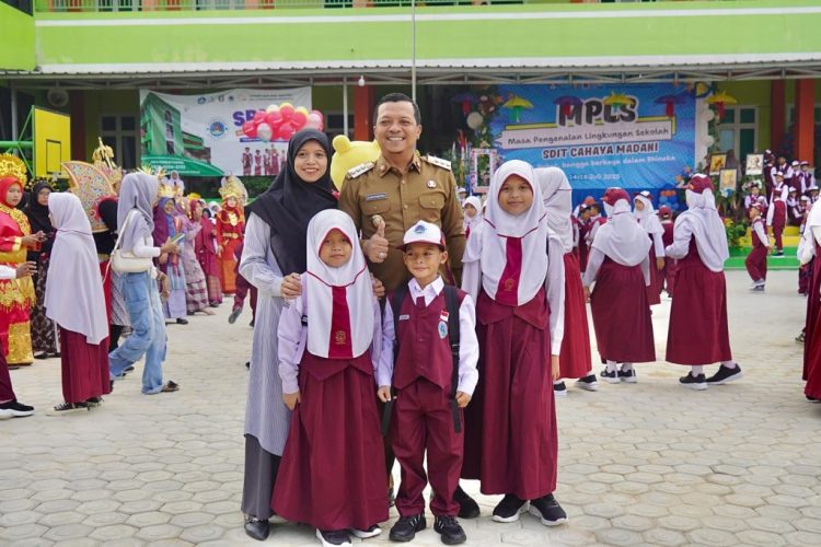 Bupati Pringsewu Bangkitkan Semangat Ayah Hadir di Pendidikan Anak Lewat GATI 2025