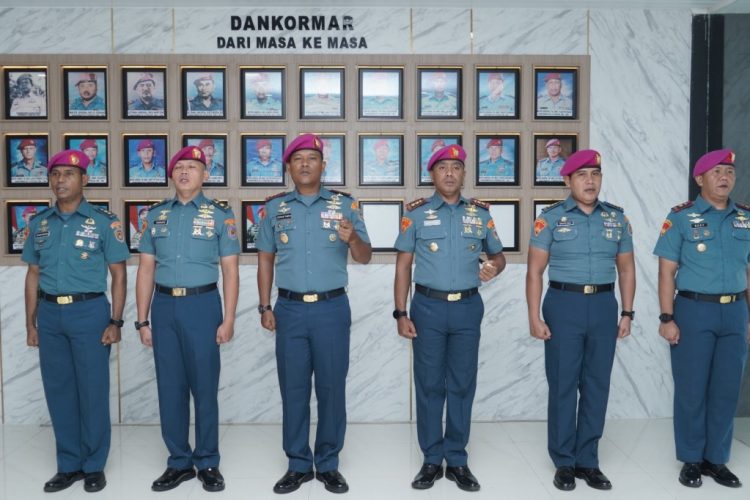 Brigif 4 Marinir/BS Lakukan Sertijab Dua Jabatan Strategis, Danbrigif Tekankan Kepemimpinan Adaptif