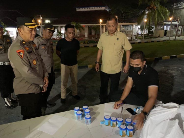 Jaga Lapas Bebas Narkoba, Kanwil Ditjenpas Lampung dan Polres Lampura Gelar Sidak Tengah Malam di Kotabumi