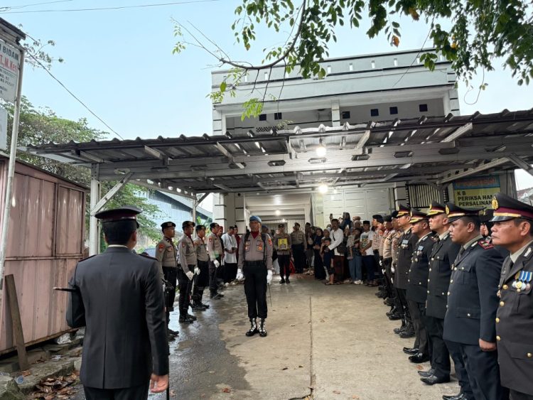 “Polres Pesawaran Iringi Kepergian Bripka Jestra Rastra dengan Upacara Kedinasan Penuh Hormat”
