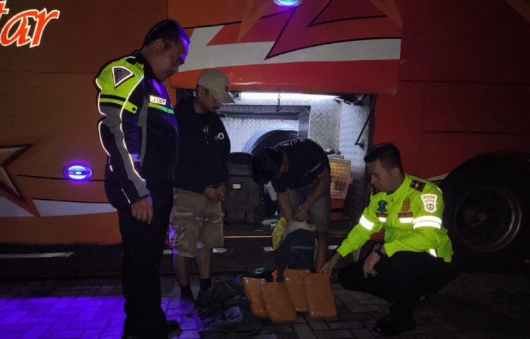 Gagalkan 4 Kg Ganja di Tol Bakter, PJR Polda Lampung Bikin Gagal Cuan Kurir Narkoba