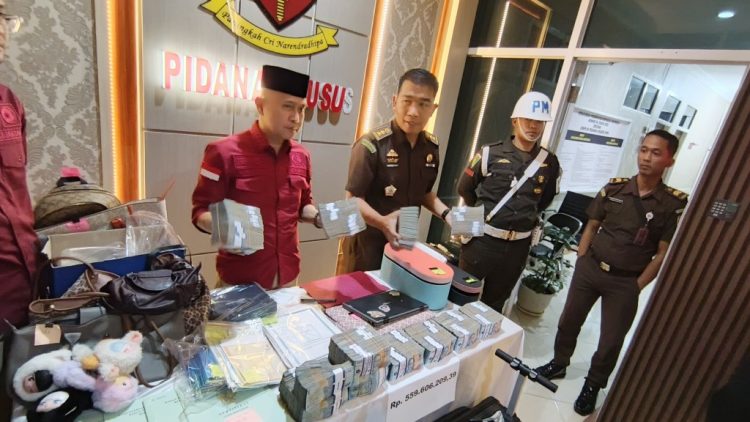 Kejati Lampung Usut Dugaan Korupsi BRI Pringsewu, 2 Mobil Mewah dan Rp559 Juta Disita!