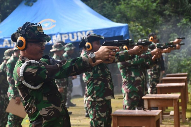 Tingkatkan Profesionalisme, Lanal Lampung Gelar Latihan Menembak di Piabung