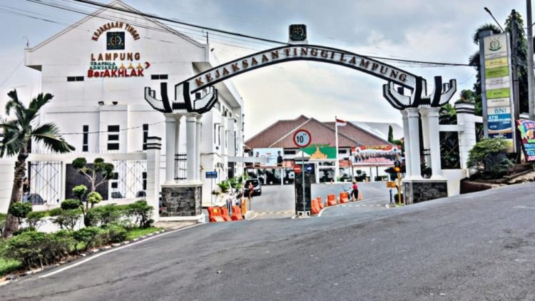 Kejati Lampung Limpahkan 3 Kasus Dugaan Korupsi Pendidikan ke Cabangjari Pesisir Barat