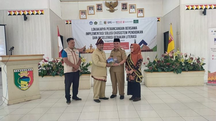 Bupati Tanggamus Buka Lokakarya Literasi: “Ini Investasi SDM Menuju Indonesia Emas 2045”